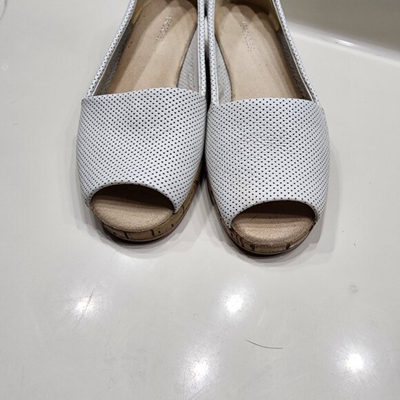 white Leather peep toe shoe - Picture 7 of 8